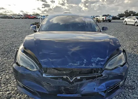 2018 Tesla Model S z USA, uszkodzony, nr VIN 5YJSA1E26JF273050